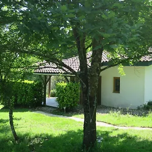 Domaine Le Poteau Hébergement de vacances Castelnau-dʼAuzan